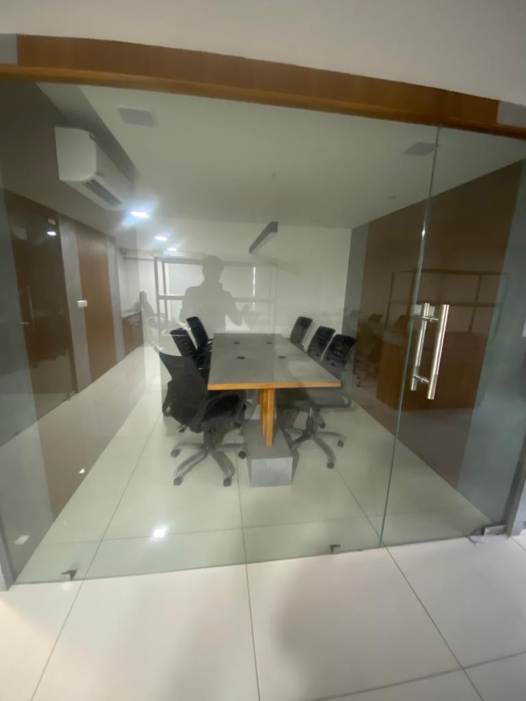 MEETING ROOM